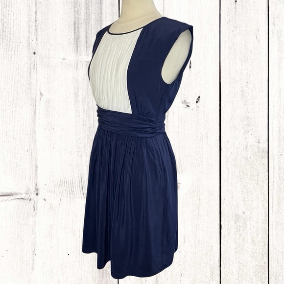 BODEN Selina Dress Fit & Flare Navy Blue White Pleated Front Panel, Size 6 - Picture 3 of 9